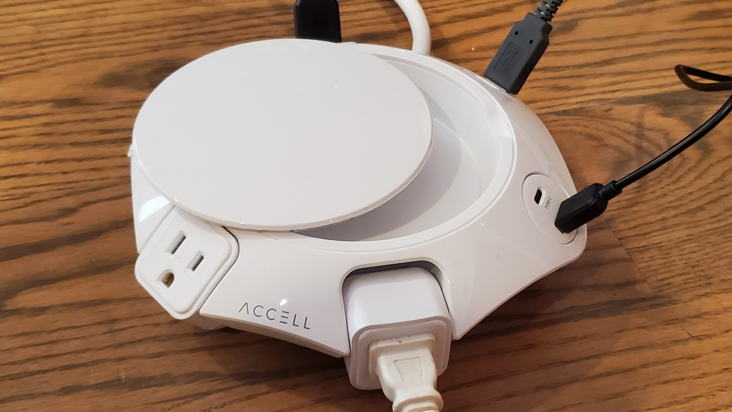 REVIEW:  Accell Power Dot Power Station